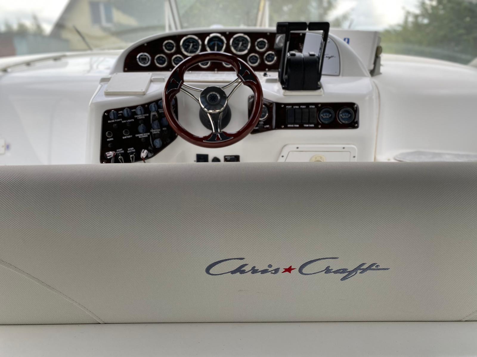 Łódź motorowa Chris Craft Crown 32